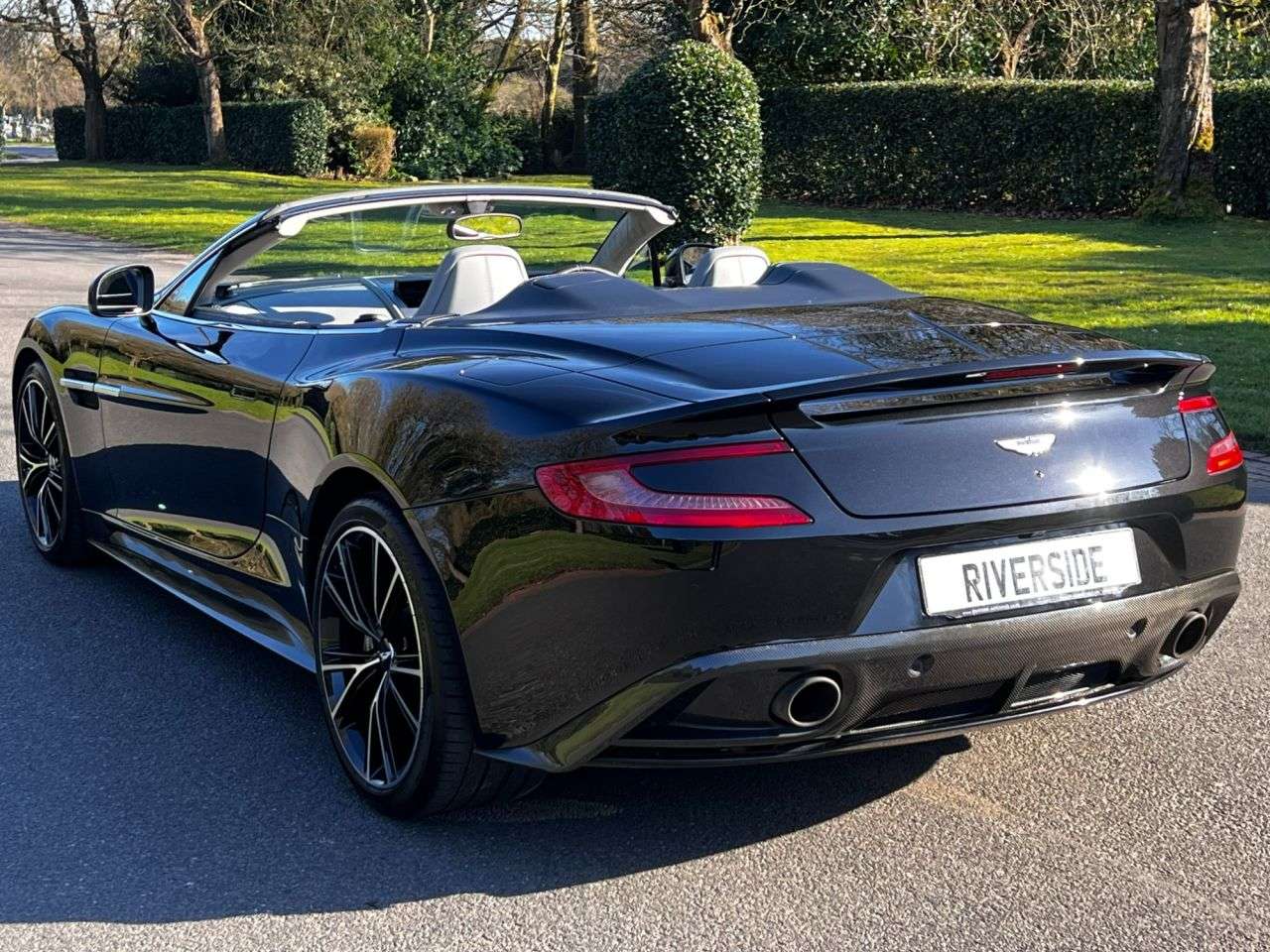 2015 ASTON MARTIN VANQUISH 2015 ASTON MARTIN VANQUISH