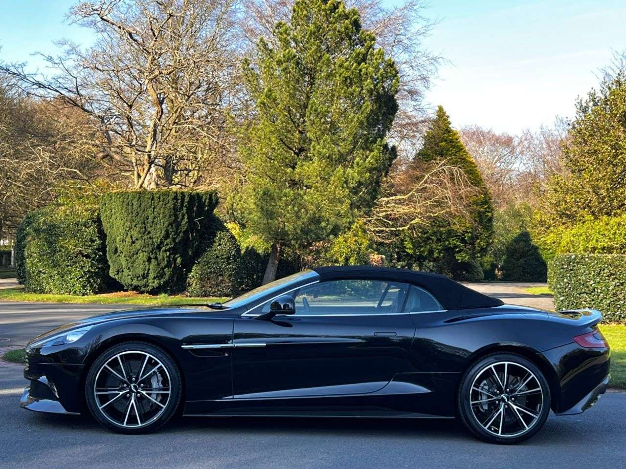 2015 ASTON MARTIN VANQUISH 2015 ASTON MARTIN VANQUISH