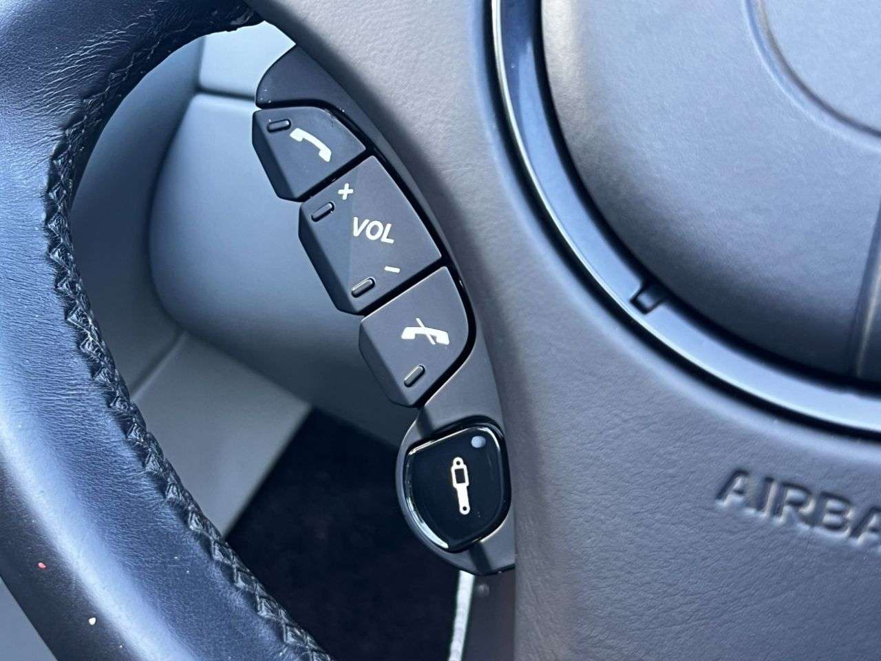 2015 ASTON MARTIN VANQUISH 2015 ASTON MARTIN VANQUISH