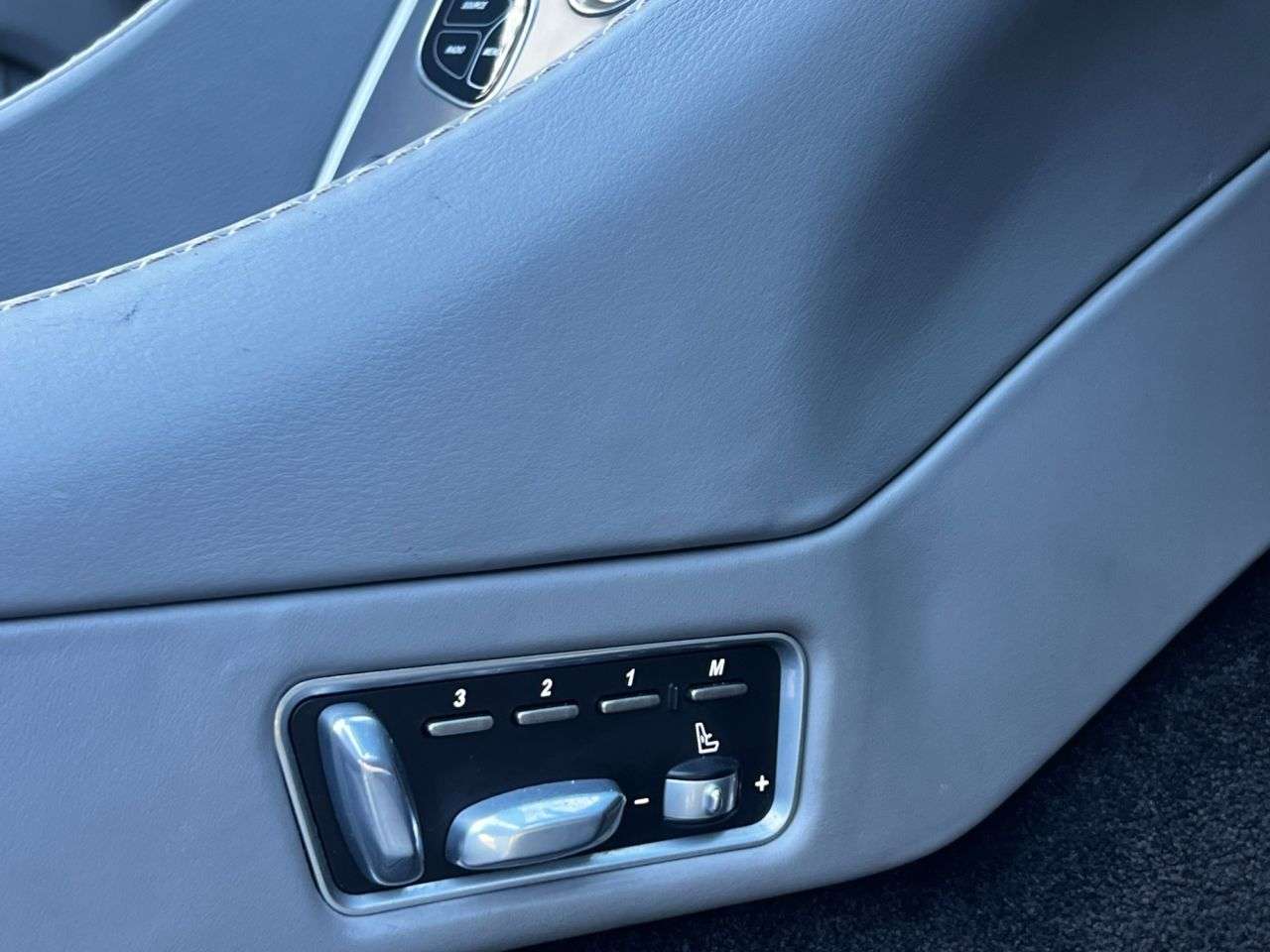 2015 ASTON MARTIN VANQUISH 2015 ASTON MARTIN VANQUISH