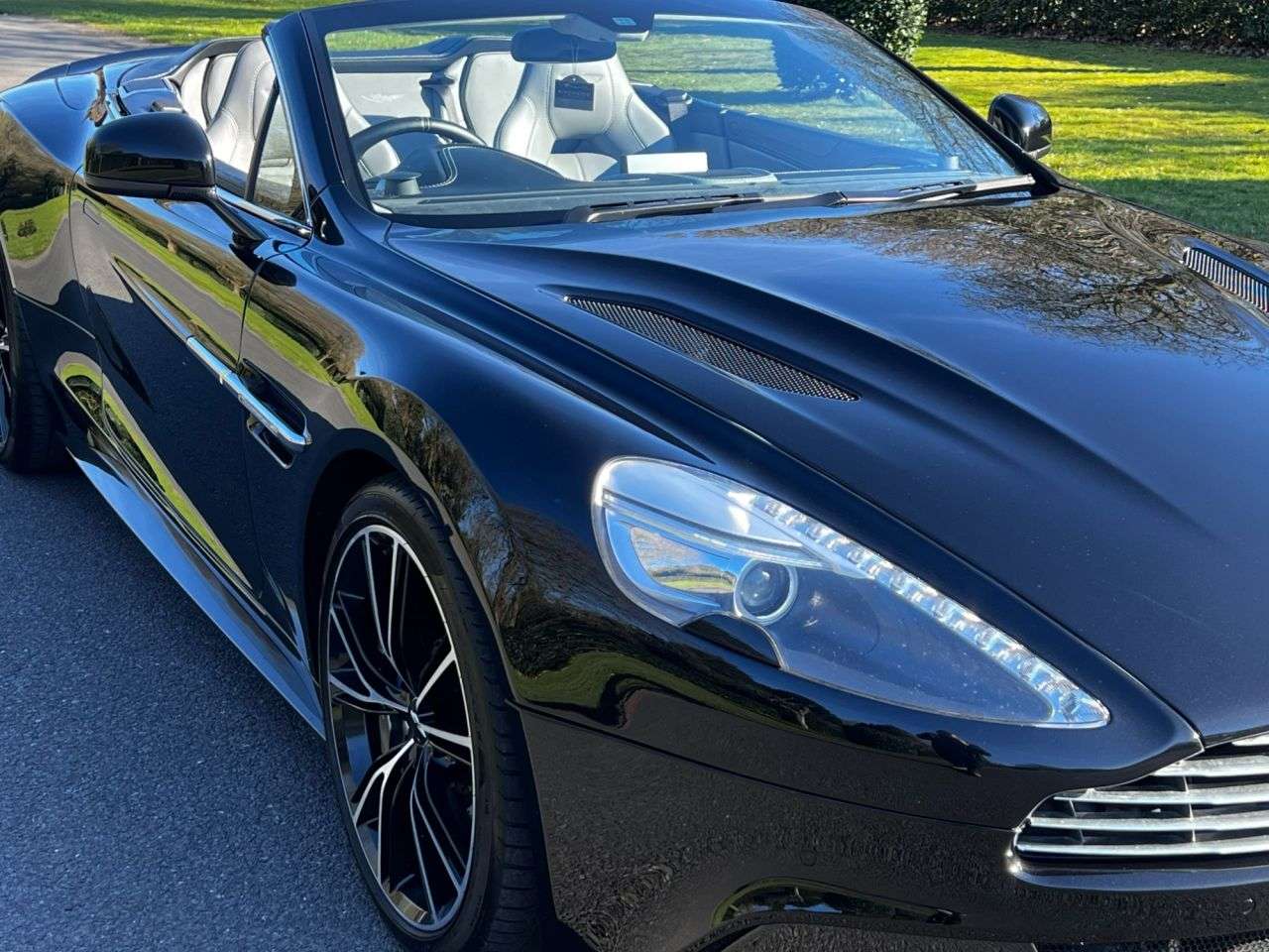 2015 ASTON MARTIN VANQUISH 2015 ASTON MARTIN VANQUISH