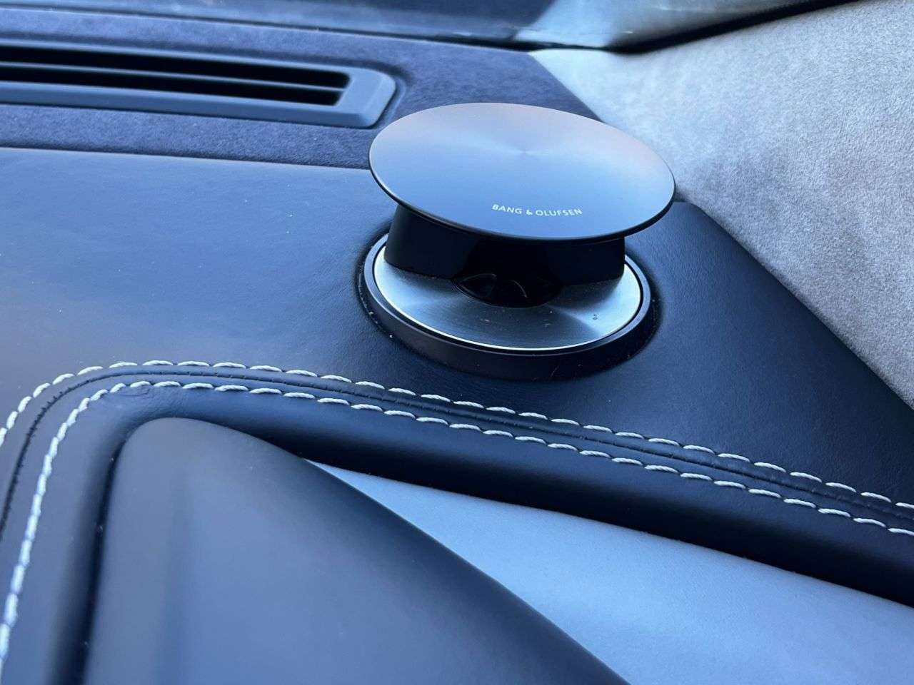 2015 ASTON MARTIN VANQUISH 2015 ASTON MARTIN VANQUISH