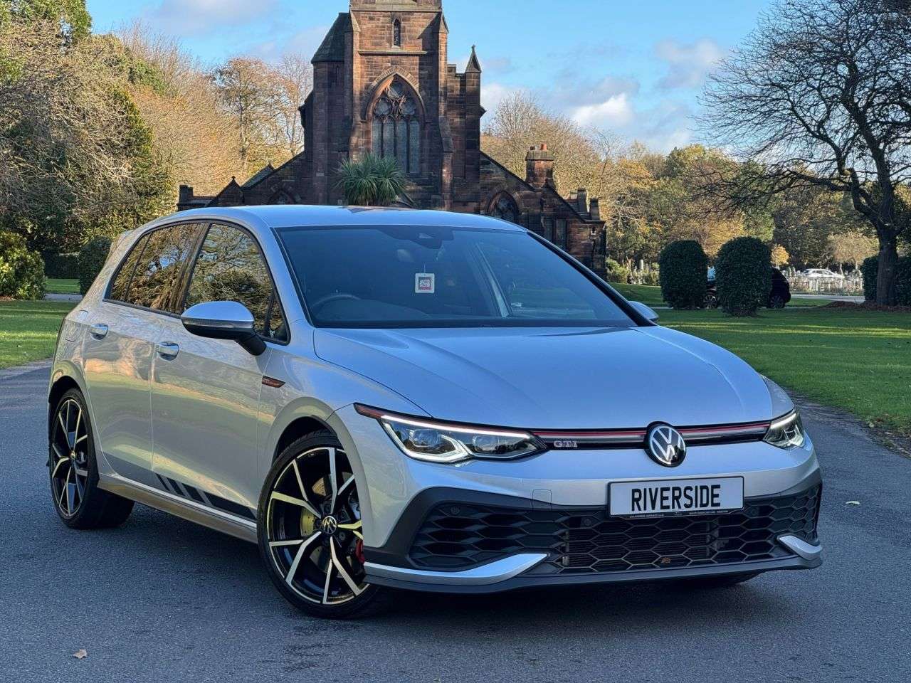 A 2021 VOLKSWAGEN GOLF 2.0 TSI GTI Clubsport Hatchback 5dr Petrol DSG Euro 6 (s/s) (300 ps) A 2021 VOLKSWAGEN GOLF 2.0 TSI GTI Clubsport Hatchback 5dr Petrol DSG Euro 6 (s/s) (300 ps)