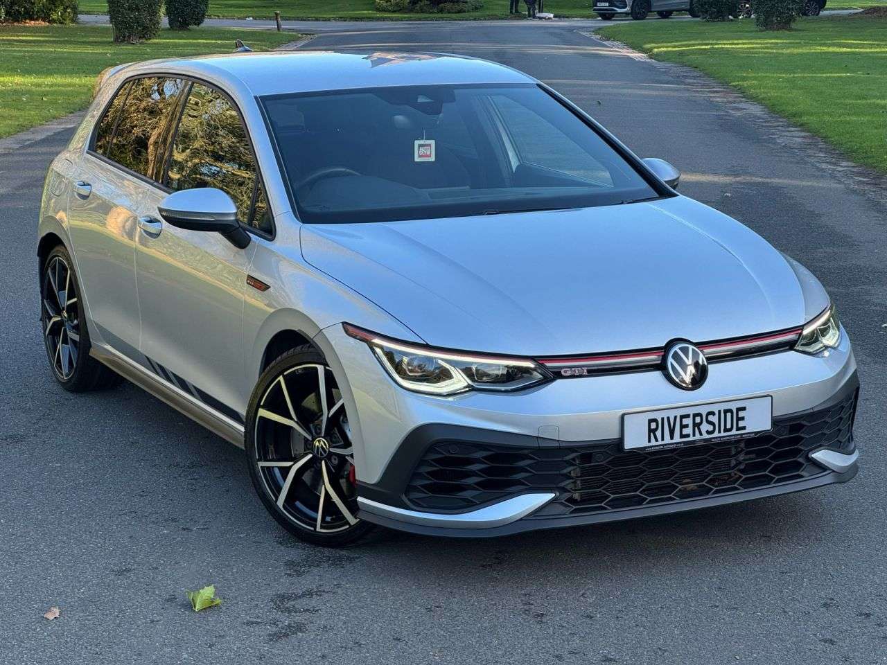 A 2021 VOLKSWAGEN GOLF 2.0 TSI GTI Clubsport Hatchback 5dr Petrol DSG Euro 6 (s/s) (300 ps) A 2021 VOLKSWAGEN GOLF 2.0 TSI GTI Clubsport Hatchback 5dr Petrol DSG Euro 6 (s/s) (300 ps)