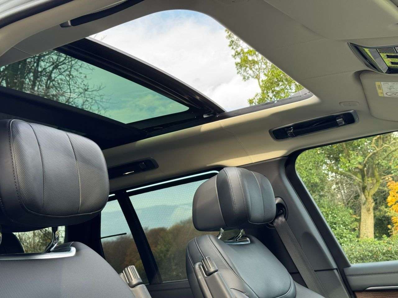 null LAND ROVER RANGE ROVER null LAND ROVER RANGE ROVER