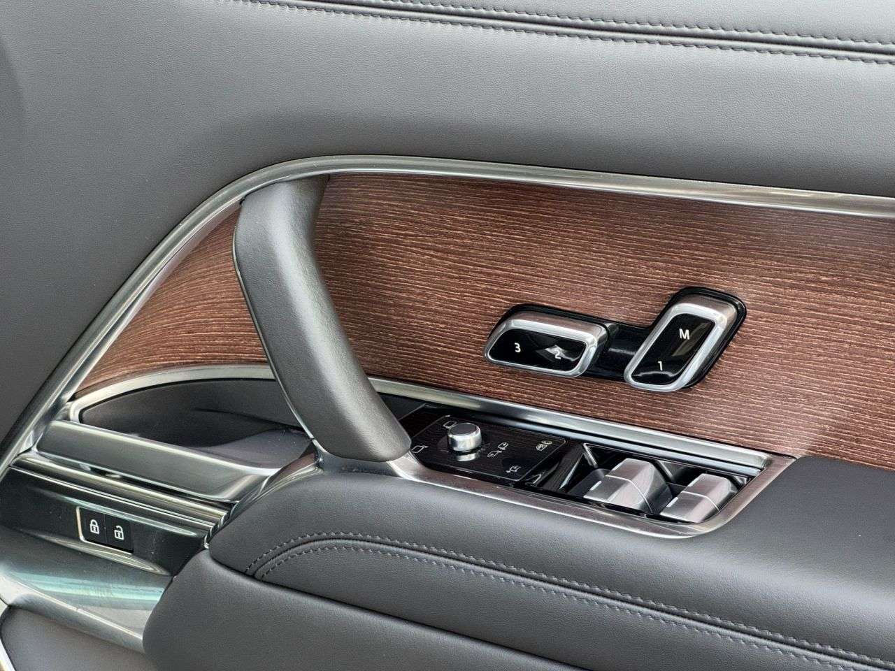 null LAND ROVER RANGE ROVER null LAND ROVER RANGE ROVER