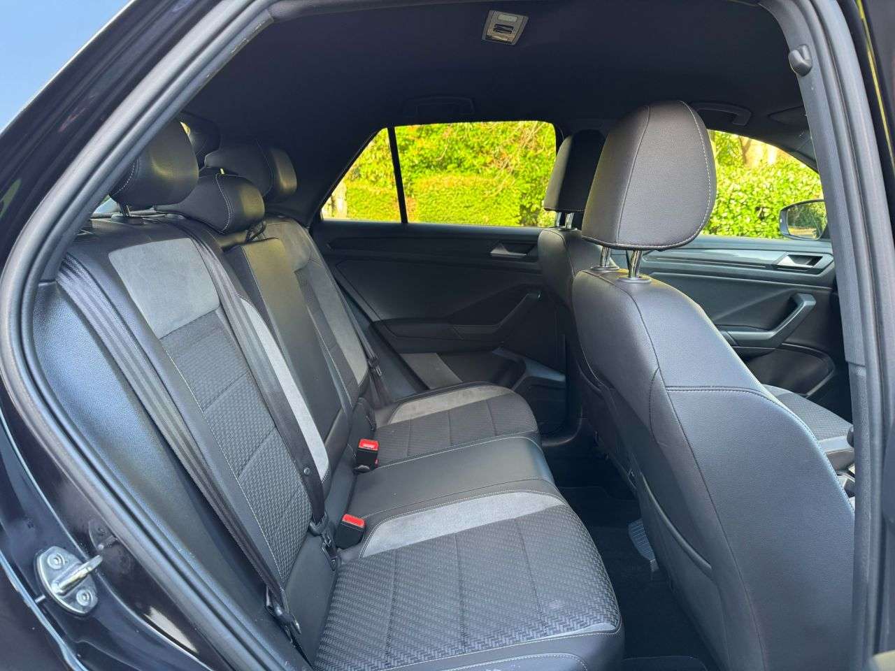 2021 VOLKSWAGEN T-ROC 2021 VOLKSWAGEN T-ROC