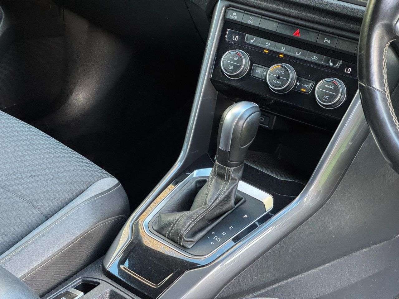 2021 VOLKSWAGEN T-ROC 2021 VOLKSWAGEN T-ROC