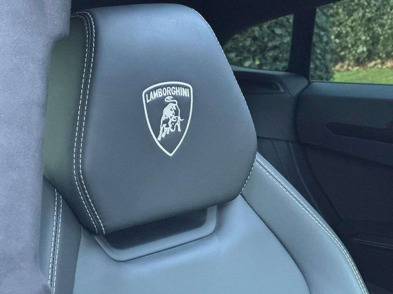 2022 LAMBORGHINI URUS 2022 LAMBORGHINI URUS