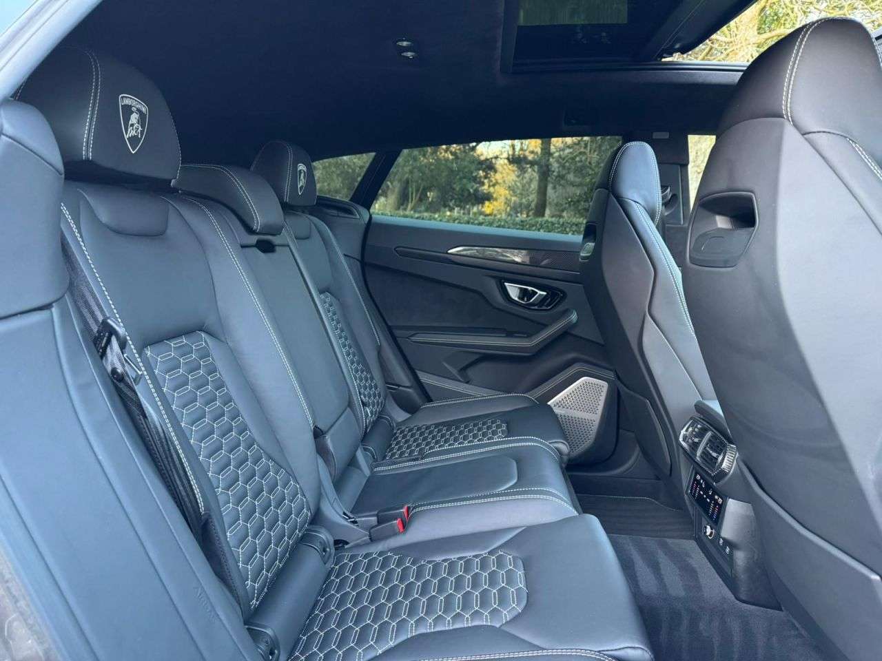 2022 LAMBORGHINI URUS 2022 LAMBORGHINI URUS