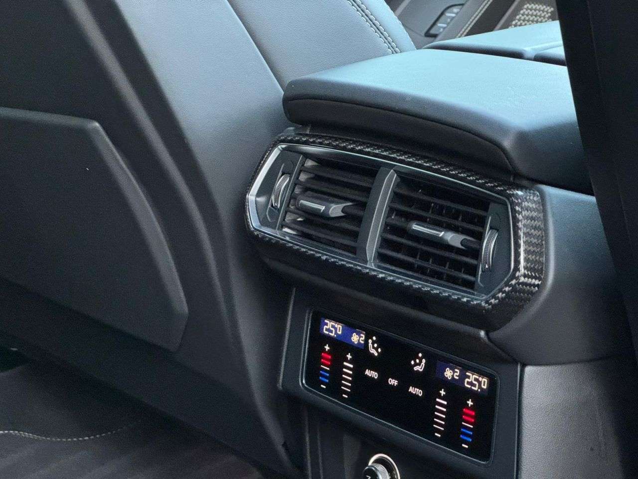 2022 LAMBORGHINI URUS 2022 LAMBORGHINI URUS