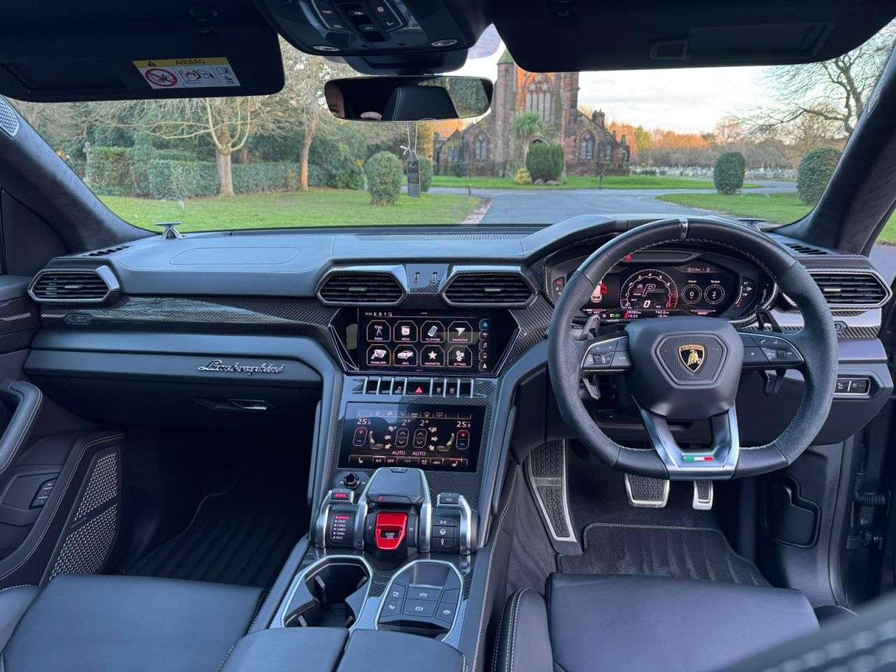 2022 LAMBORGHINI URUS 2022 LAMBORGHINI URUS