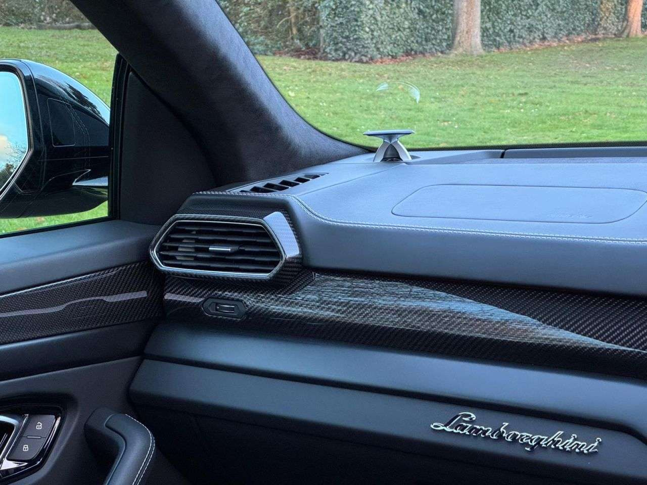 2022 LAMBORGHINI URUS 2022 LAMBORGHINI URUS