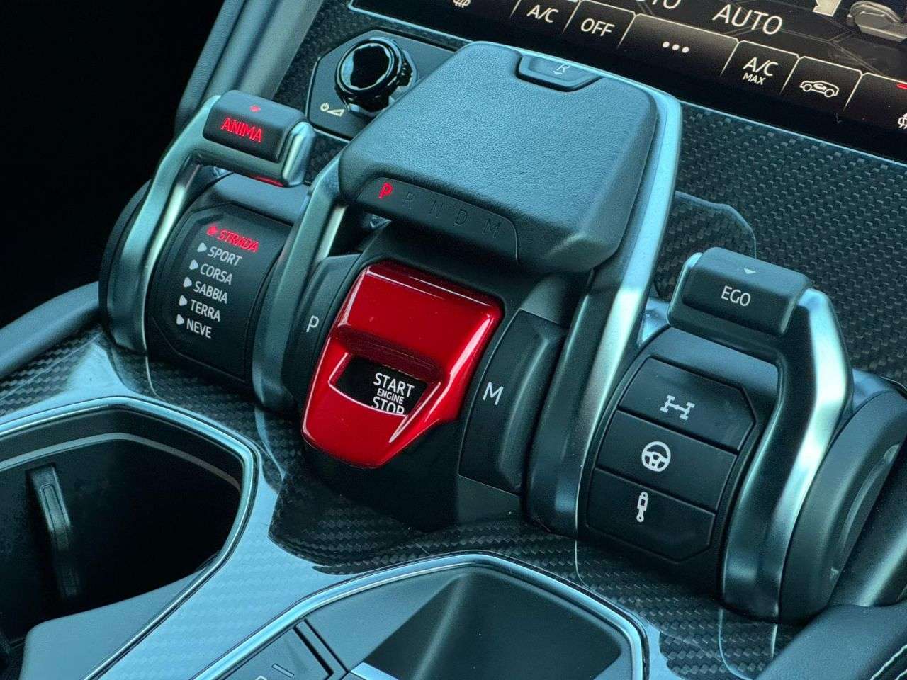 2022 LAMBORGHINI URUS 2022 LAMBORGHINI URUS