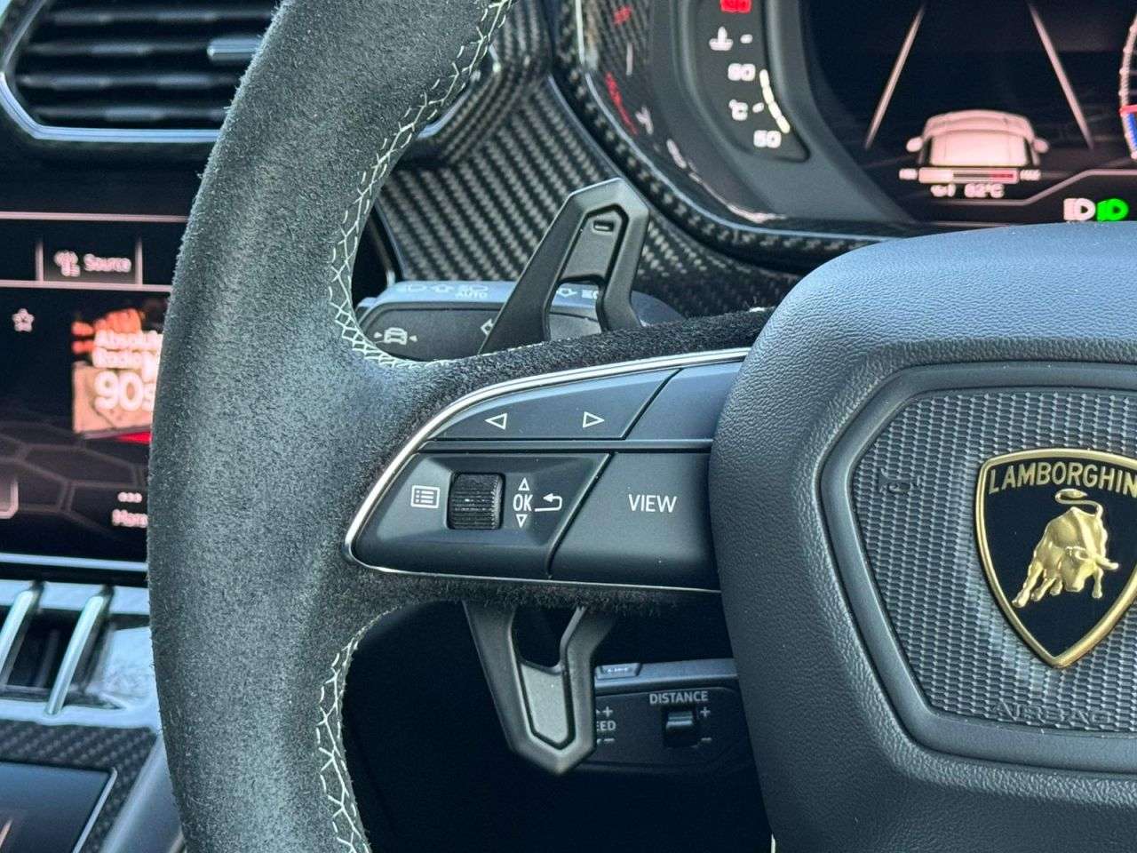 2022 LAMBORGHINI URUS 2022 LAMBORGHINI URUS