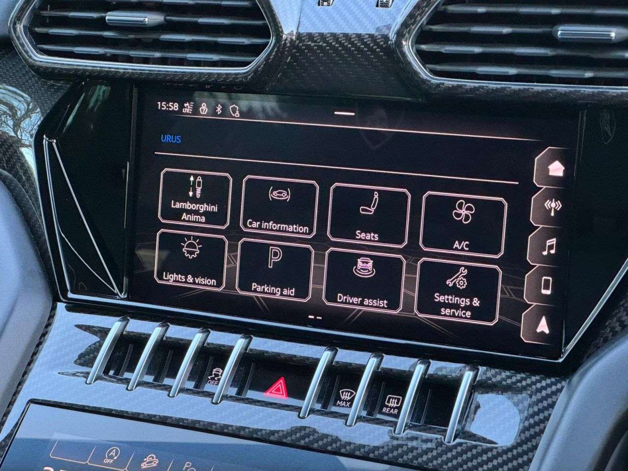 2022 LAMBORGHINI URUS 2022 LAMBORGHINI URUS