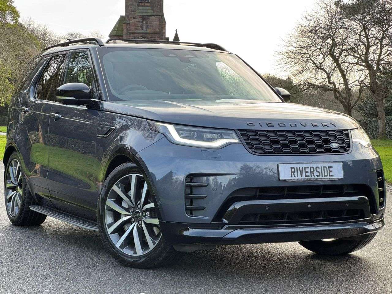 A 2023 LAND ROVER DISCOVERY 3.0 D300 MHEV Dynamic SE SUV 5dr Diesel Auto 4WD Euro 6 (s/s) (300 ps) A 2023 LAND ROVER DISCOVERY 3.0 D300 MHEV Dynamic SE SUV 5dr Diesel Auto 4WD Euro 6 (s/s) (300 ps)