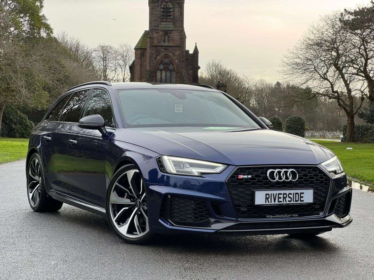 A 2018 AUDI RS4 AVANT 2.9 TFSI V6 Estate 5dr Petrol Tiptronic quattro Euro 6 (s/s) (450 ps) A 2018 AUDI RS4 AVANT 2.9 TFSI V6 Estate 5dr Petrol Tiptronic quattro Euro 6 (s/s) (450 ps)
