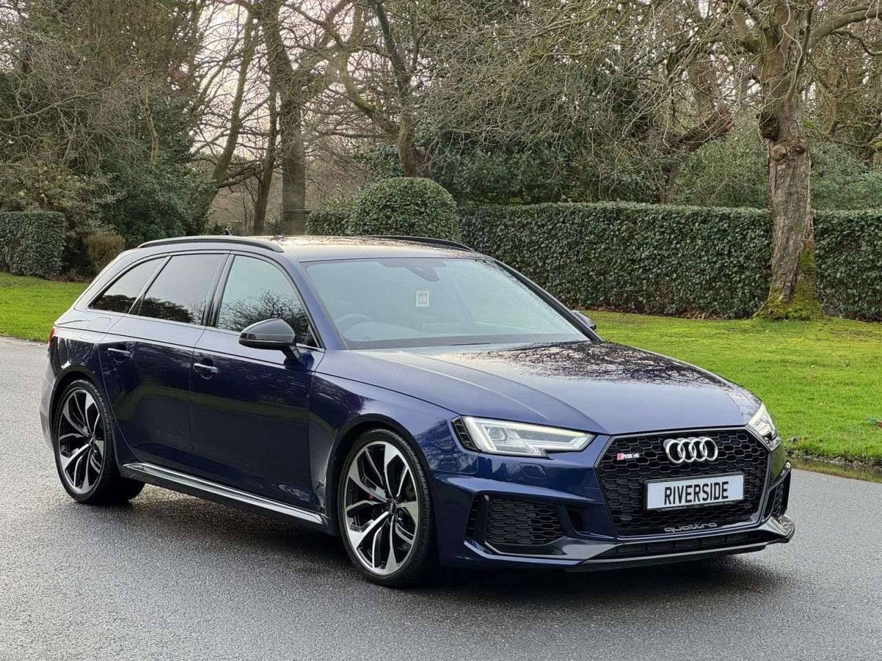 A 2018 AUDI RS4 AVANT 2.9 TFSI V6 Estate 5dr Petrol Tiptronic quattro Euro 6 (s/s) (450 ps) A 2018 AUDI RS4 AVANT 2.9 TFSI V6 Estate 5dr Petrol Tiptronic quattro Euro 6 (s/s) (450 ps)