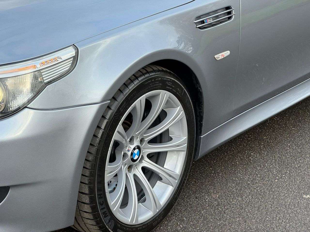 2006 BMW M5 2006 BMW M5