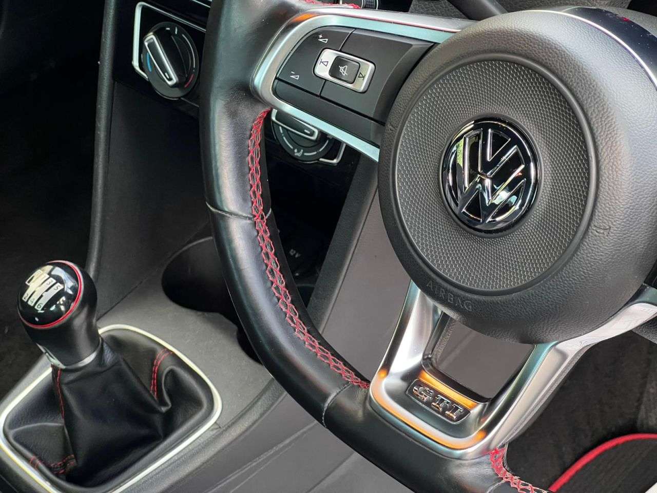 2016 VOLKSWAGEN POLO 2016 VOLKSWAGEN POLO