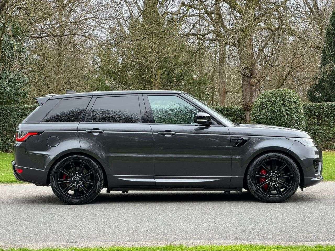 A 2022 LAND ROVER RANGE ROVER SPORT 2.0 P400e 13.1kWh HSE Dynamic Black SUV 5dr Petrol Plug-in Hybrid Auto 4WD A 2022 LAND ROVER RANGE ROVER SPORT 2.0 P400e 13.1kWh HSE Dynamic Black SUV 5dr Petrol Plug-in Hybrid Auto 4WD