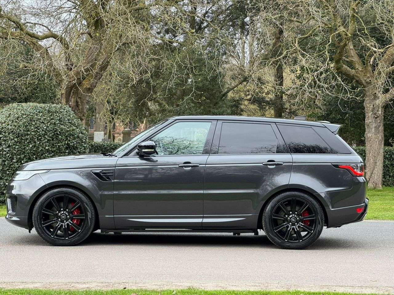 A 2022 LAND ROVER RANGE ROVER SPORT 2.0 P400e 13.1kWh HSE Dynamic Black SUV 5dr Petrol Plug-in Hybrid Auto 4WD A 2022 LAND ROVER RANGE ROVER SPORT 2.0 P400e 13.1kWh HSE Dynamic Black SUV 5dr Petrol Plug-in Hybrid Auto 4WD