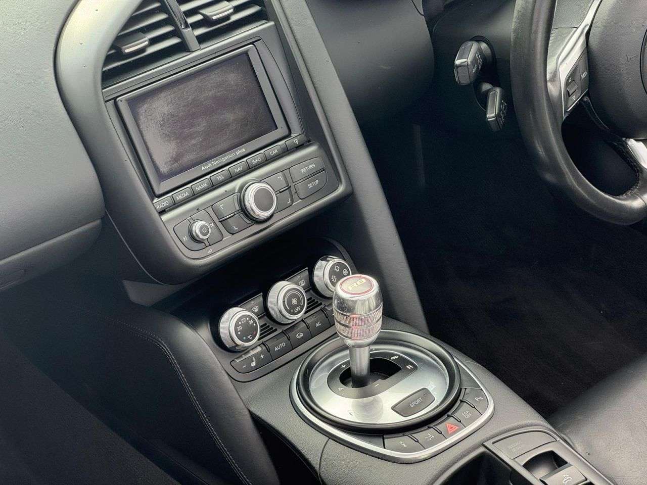 2012 AUDI R8 2012 AUDI R8