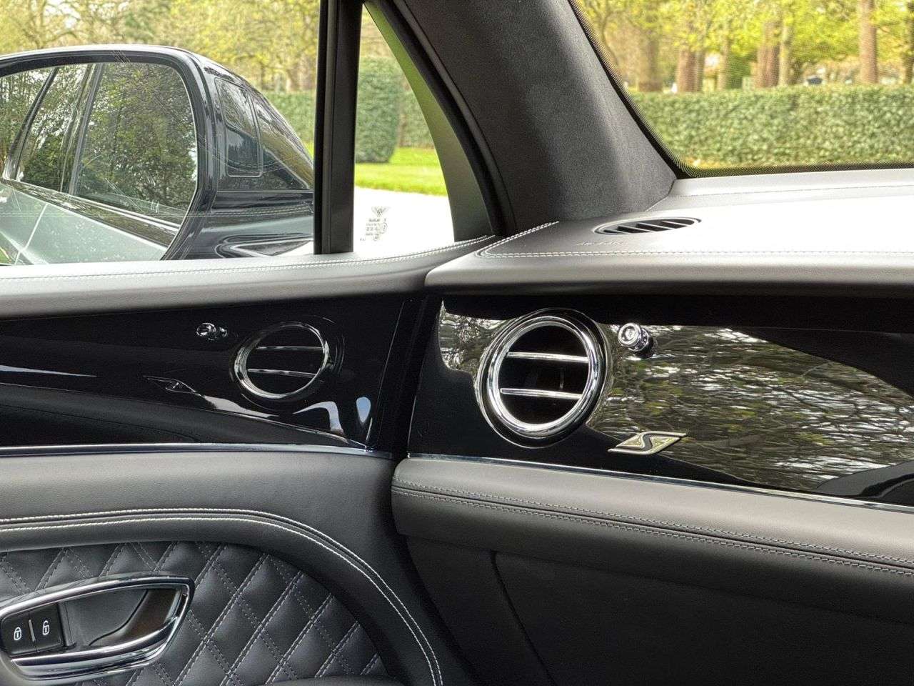 2024 BENTLEY BENTAYGA 2024 BENTLEY BENTAYGA