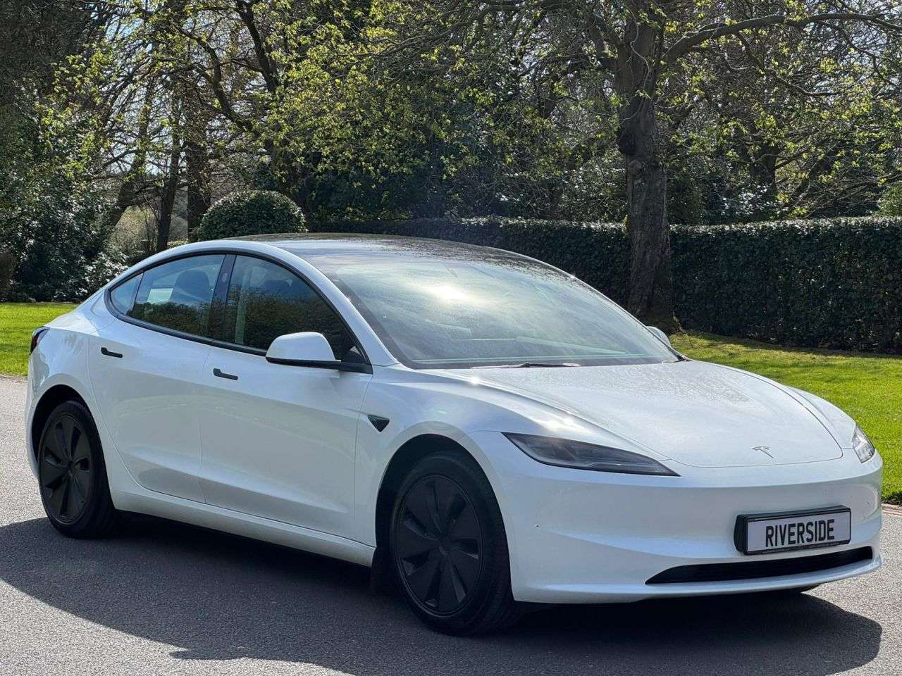 A 2025 TESLA MODEL 3 Saloon 4dr Electric Auto RWD (208 ps) A 2025 TESLA MODEL 3 Saloon 4dr Electric Auto RWD (208 ps)