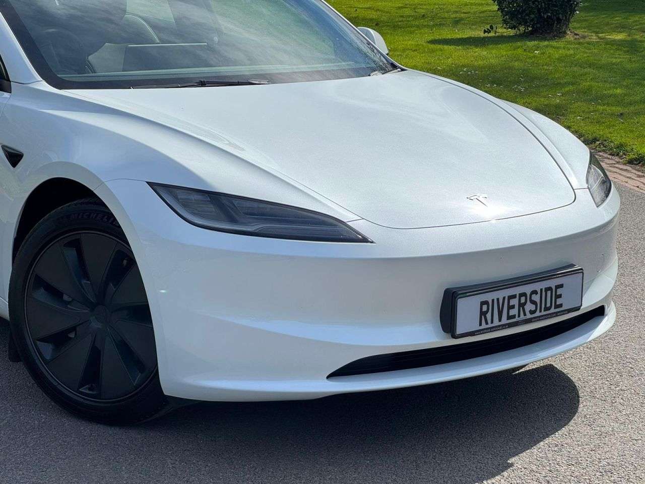 A 2025 TESLA MODEL 3 Saloon 4dr Electric Auto RWD (208 ps) A 2025 TESLA MODEL 3 Saloon 4dr Electric Auto RWD (208 ps)