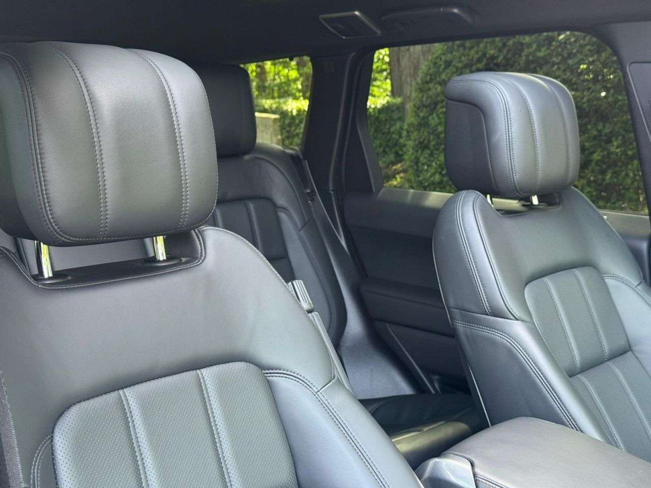 A 2021 LAND ROVER RANGE ROVER SPORT 3.0 D300 MHEV HSE Dynamic Black SUV 5dr Diesel Auto 4WD Euro 6 (s/s) (300 p A 2021 LAND ROVER RANGE ROVER SPORT 3.0 D300 MHEV HSE Dynamic Black SUV 5dr Diesel Auto 4WD Euro 6 (s/s) (300 p