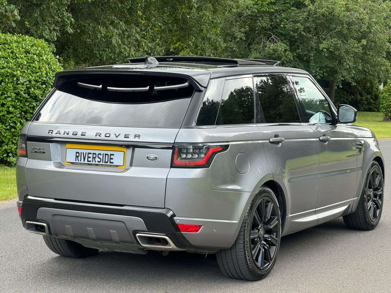 A 2020 LAND ROVER RANGE ROVER SPORT 2.0 P400e 13.1kWh GPF Autobiography Dynamic SUV 5dr Petrol Plug-in Hybrid A A 2020 LAND ROVER RANGE ROVER SPORT 2.0 P400e 13.1kWh GPF Autobiography Dynamic SUV 5dr Petrol Plug-in Hybrid A