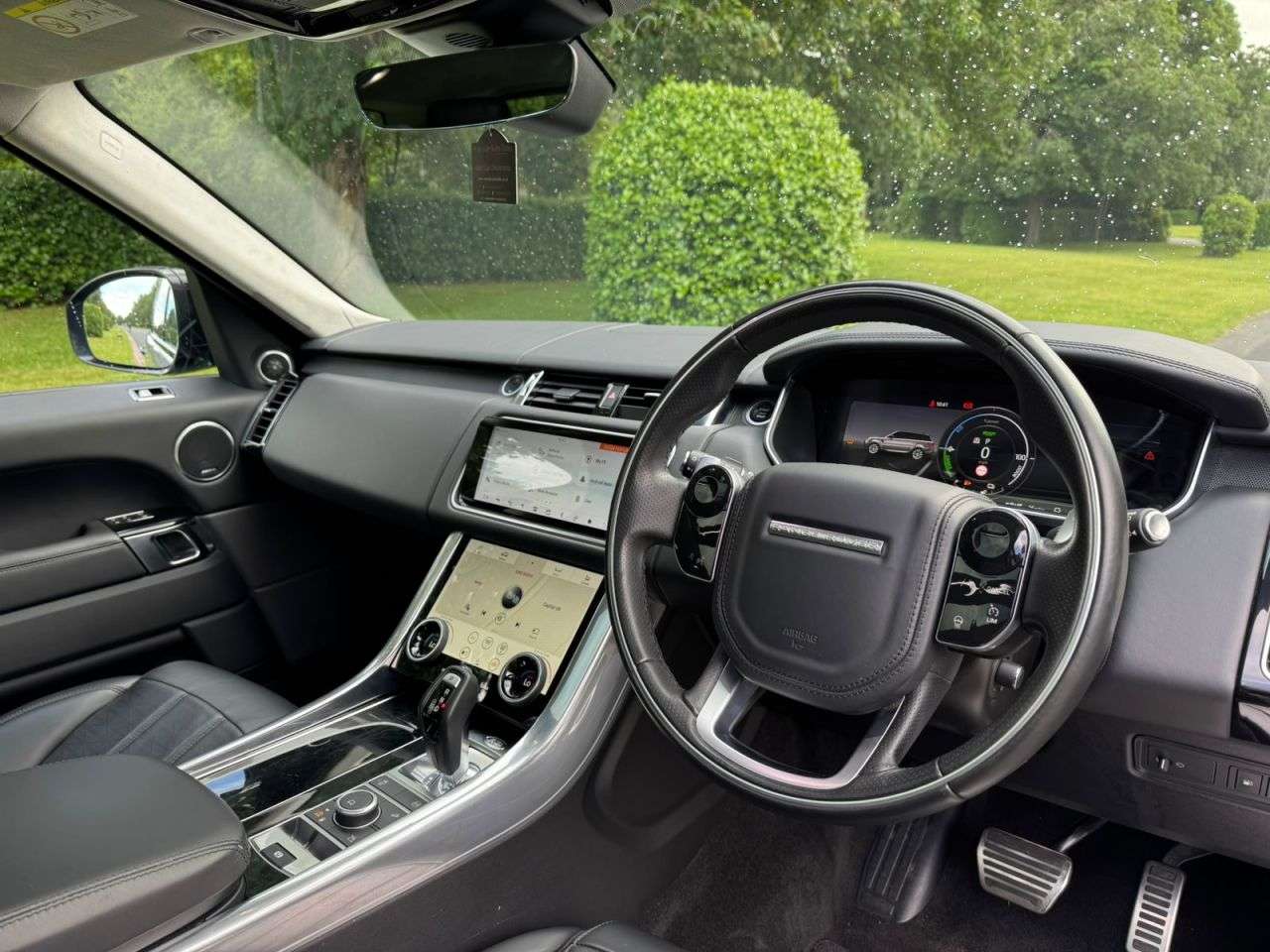 A 2020 LAND ROVER RANGE ROVER SPORT 2.0 P400e 13.1kWh GPF Autobiography Dynamic SUV 5dr Petrol Plug-in Hybrid A A 2020 LAND ROVER RANGE ROVER SPORT 2.0 P400e 13.1kWh GPF Autobiography Dynamic SUV 5dr Petrol Plug-in Hybrid A