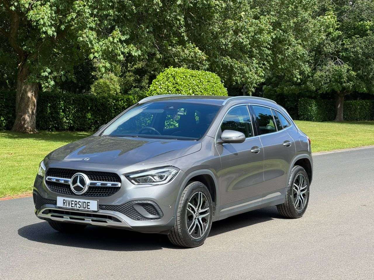 A 2022 MERCEDES-BENZ GLA 1.3 GLA200 Sport (Executive) SUV 5dr Petrol 7G-DCT Euro 6 (s/s) (163 ps) A 2022 MERCEDES-BENZ GLA 1.3 GLA200 Sport (Executive) SUV 5dr Petrol 7G-DCT Euro 6 (s/s) (163 ps)
