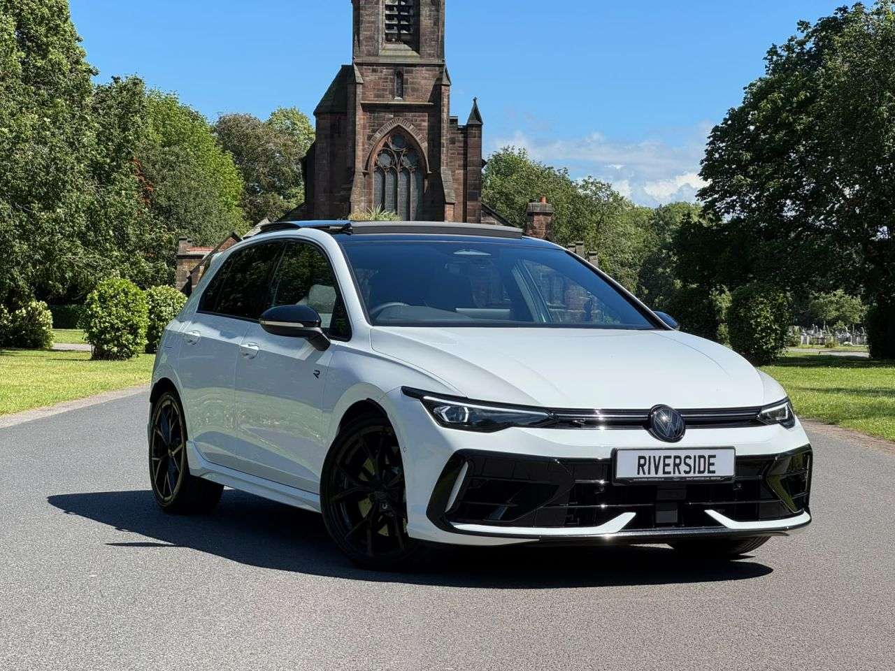 A 2025 VOLKSWAGEN GOLF 2.0 TSI R Black Edition Hatchback 5dr Petrol DSG 4Motion Euro 6 (s/s) (333 A 2025 VOLKSWAGEN GOLF 2.0 TSI R Black Edition Hatchback 5dr Petrol DSG 4Motion Euro 6 (s/s) (333