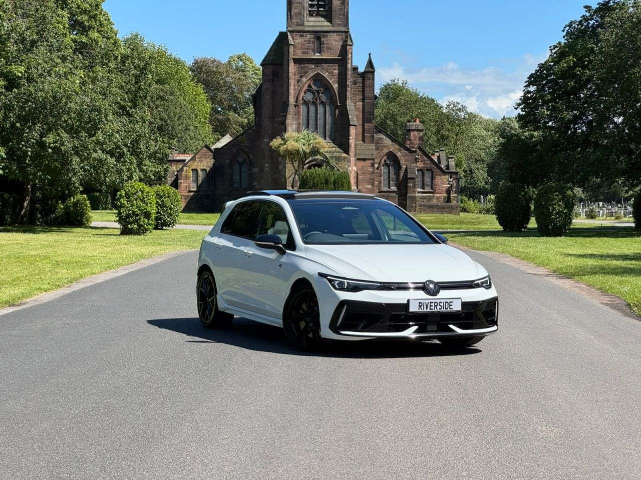 A 2025 VOLKSWAGEN GOLF 2.0 TSI R Black Edition Hatchback 5dr Petrol DSG 4Motion Euro 6 (s/s) (333 A 2025 VOLKSWAGEN GOLF 2.0 TSI R Black Edition Hatchback 5dr Petrol DSG 4Motion Euro 6 (s/s) (333