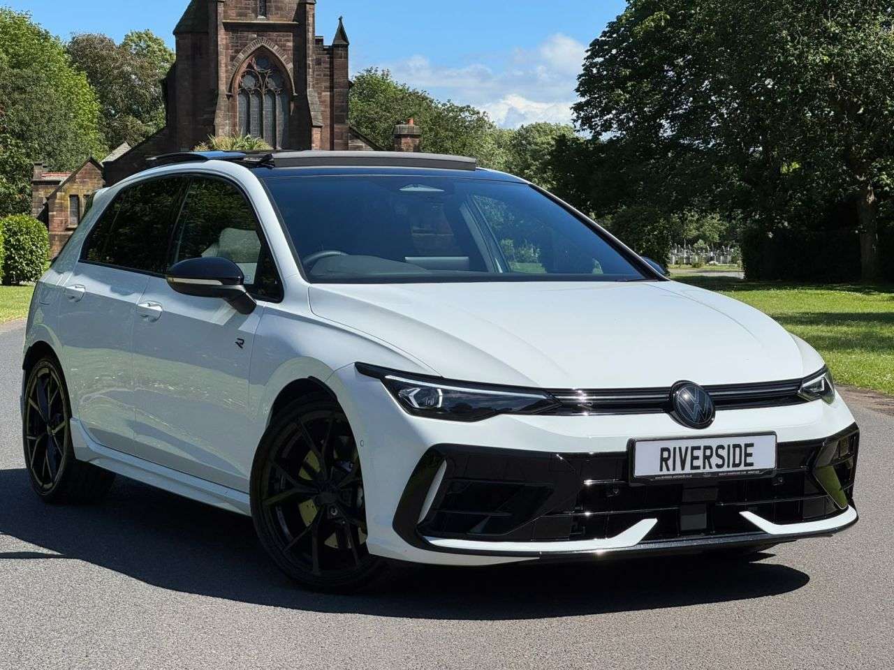 A 2025 VOLKSWAGEN GOLF 2.0 TSI R Black Edition Hatchback 5dr Petrol DSG 4Motion Euro 6 (s/s) (333 A 2025 VOLKSWAGEN GOLF 2.0 TSI R Black Edition Hatchback 5dr Petrol DSG 4Motion Euro 6 (s/s) (333