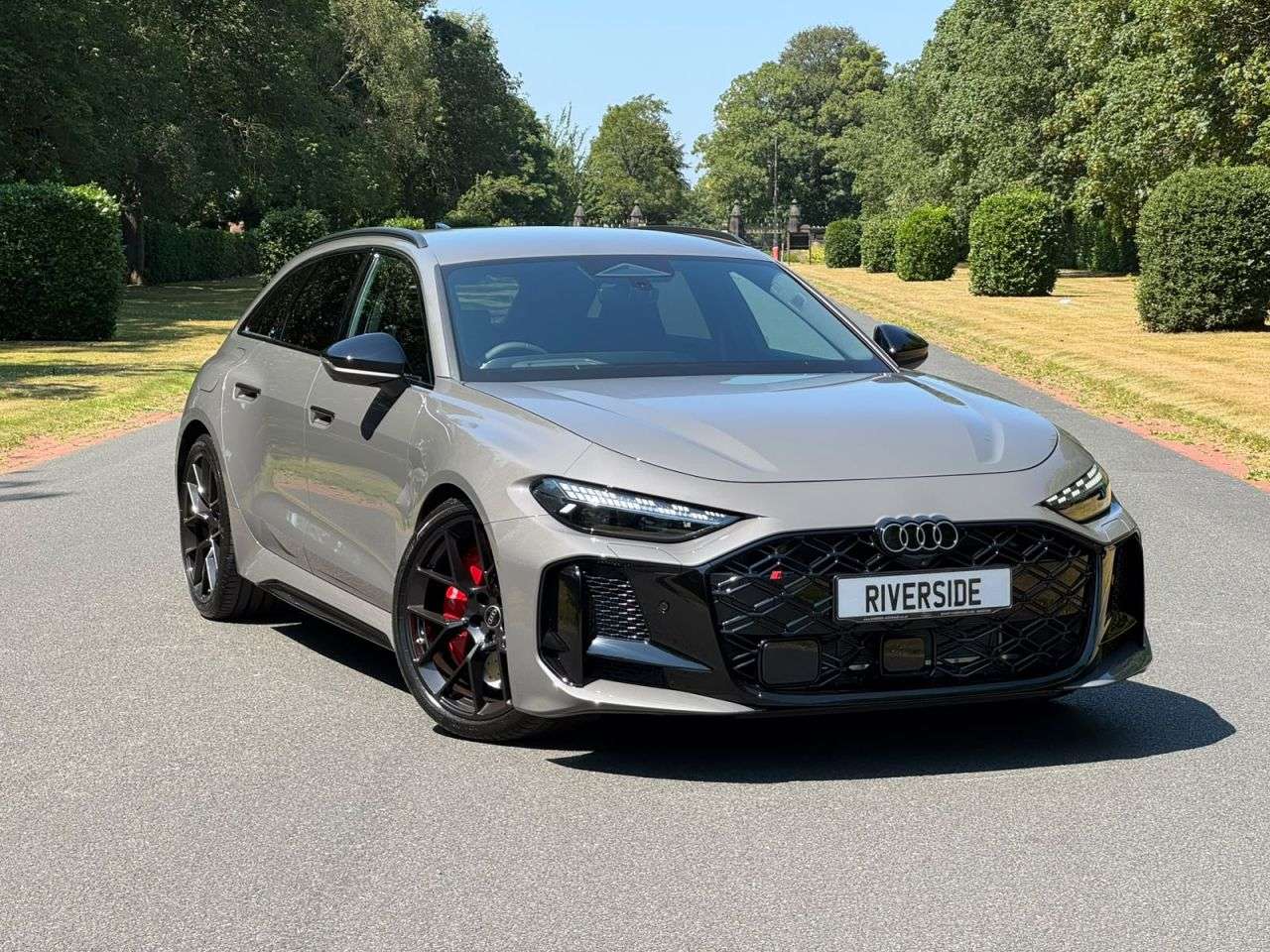 A 2026 AUDI RS5 AVANT A 2026 AUDI RS5 AVANT