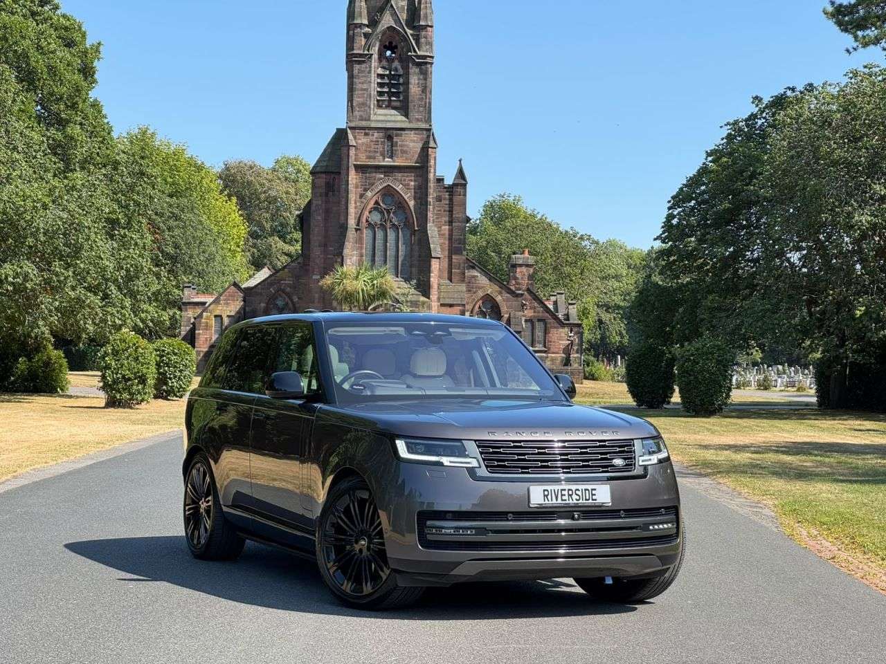 A 2023 LAND ROVER RANGE ROVER 3.0 D350 MHEV First Edition SUV 5dr Diesel Auto 4WD Euro 6 (s/s) (350 ps) A 2023 LAND ROVER RANGE ROVER 3.0 D350 MHEV First Edition SUV 5dr Diesel Auto 4WD Euro 6 (s/s) (350 ps)