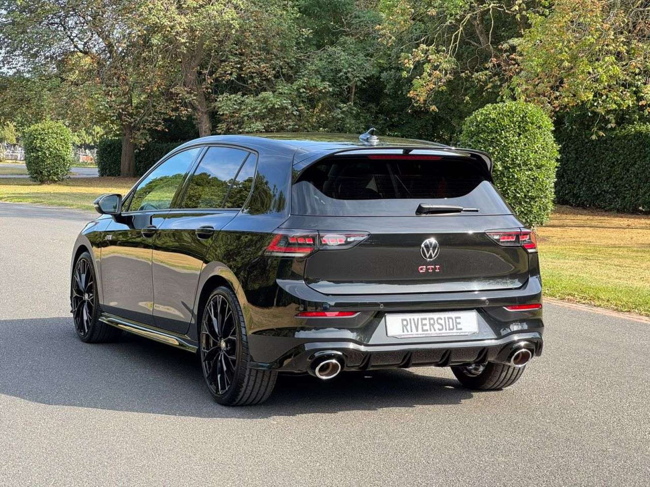 A 2025 VOLKSWAGEN GOLF 2.0 TSI GTI Clubsport Hatchback 5dr Petrol DSG Euro 6 (s/s) (300 ps) A 2025 VOLKSWAGEN GOLF 2.0 TSI GTI Clubsport Hatchback 5dr Petrol DSG Euro 6 (s/s) (300 ps)