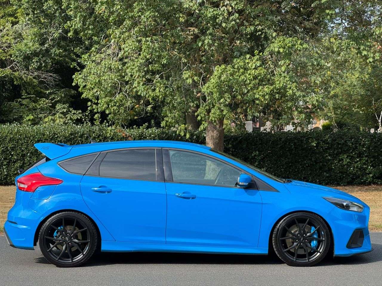 A 2017 FORD FOCUS 2.3T EcoBoost RS Hatchback 5dr Petrol Manual AWD Euro 6 (s/s) (350 ps) A 2017 FORD FOCUS 2.3T EcoBoost RS Hatchback 5dr Petrol Manual AWD Euro 6 (s/s) (350 ps)