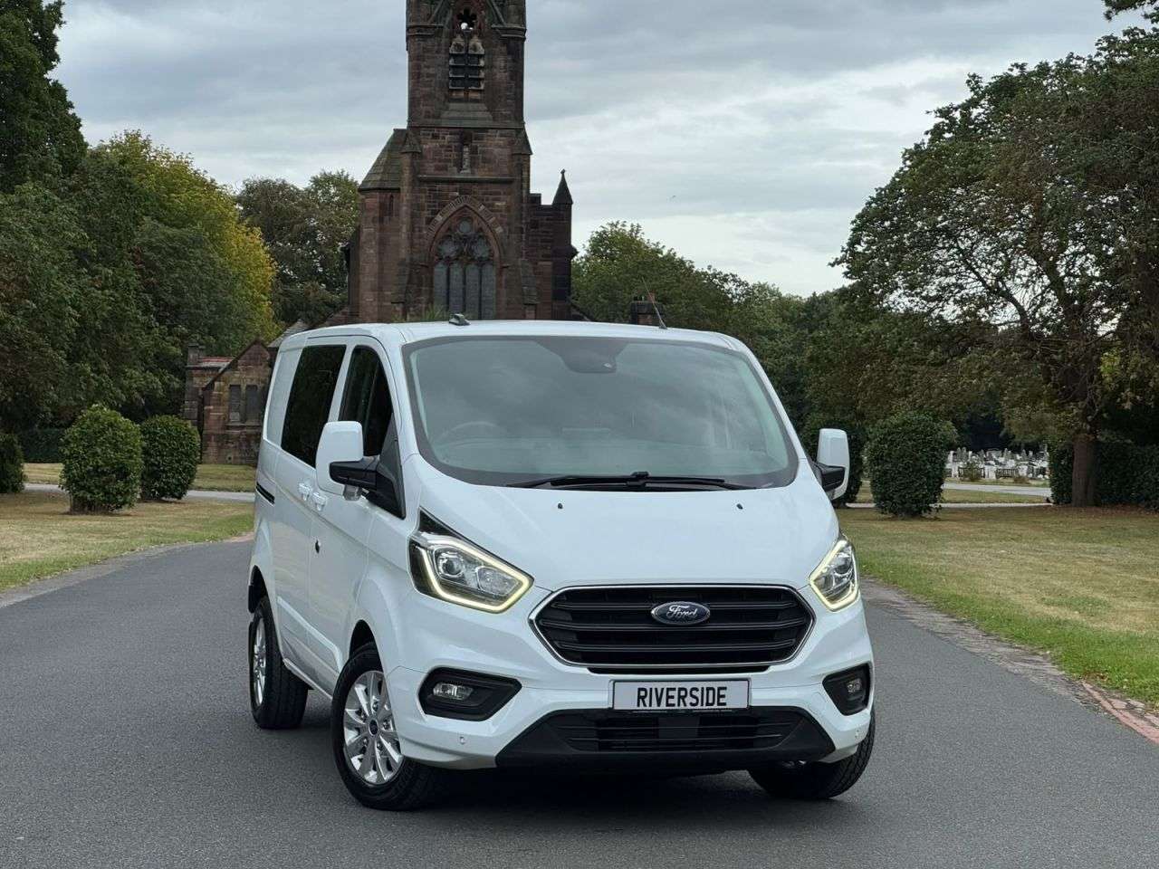 A 2019 FORD TRANSIT CUSTOM 2.0 300 EcoBlue Limited Crew Van Double Cab 5dr Diesel Auto L1 H1 Euro 6 (s A 2019 FORD TRANSIT CUSTOM 2.0 300 EcoBlue Limited Crew Van Double Cab 5dr Diesel Auto L1 H1 Euro 6 (s