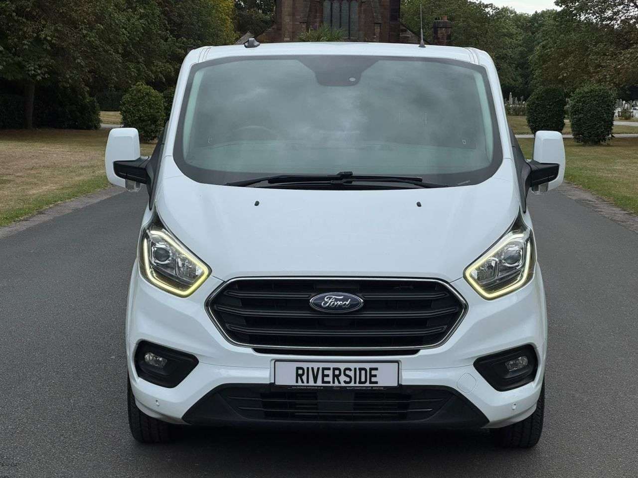 A 2019 FORD TRANSIT CUSTOM 2.0 300 EcoBlue Limited Crew Van Double Cab 5dr Diesel Auto L1 H1 Euro 6 (s A 2019 FORD TRANSIT CUSTOM 2.0 300 EcoBlue Limited Crew Van Double Cab 5dr Diesel Auto L1 H1 Euro 6 (s