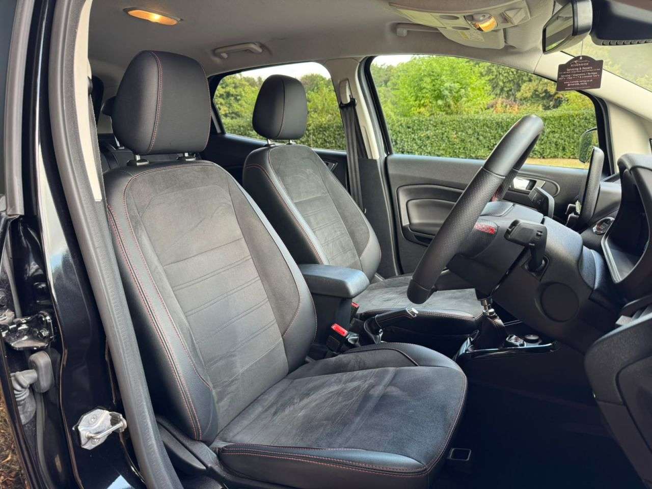 A 2023 FORD ECOSPORT 1.0T EcoBoost GPF ST-Line SUV 5dr Petrol Manual Euro 6 (s/s) (125 ps) A 2023 FORD ECOSPORT 1.0T EcoBoost GPF ST-Line SUV 5dr Petrol Manual Euro 6 (s/s) (125 ps)