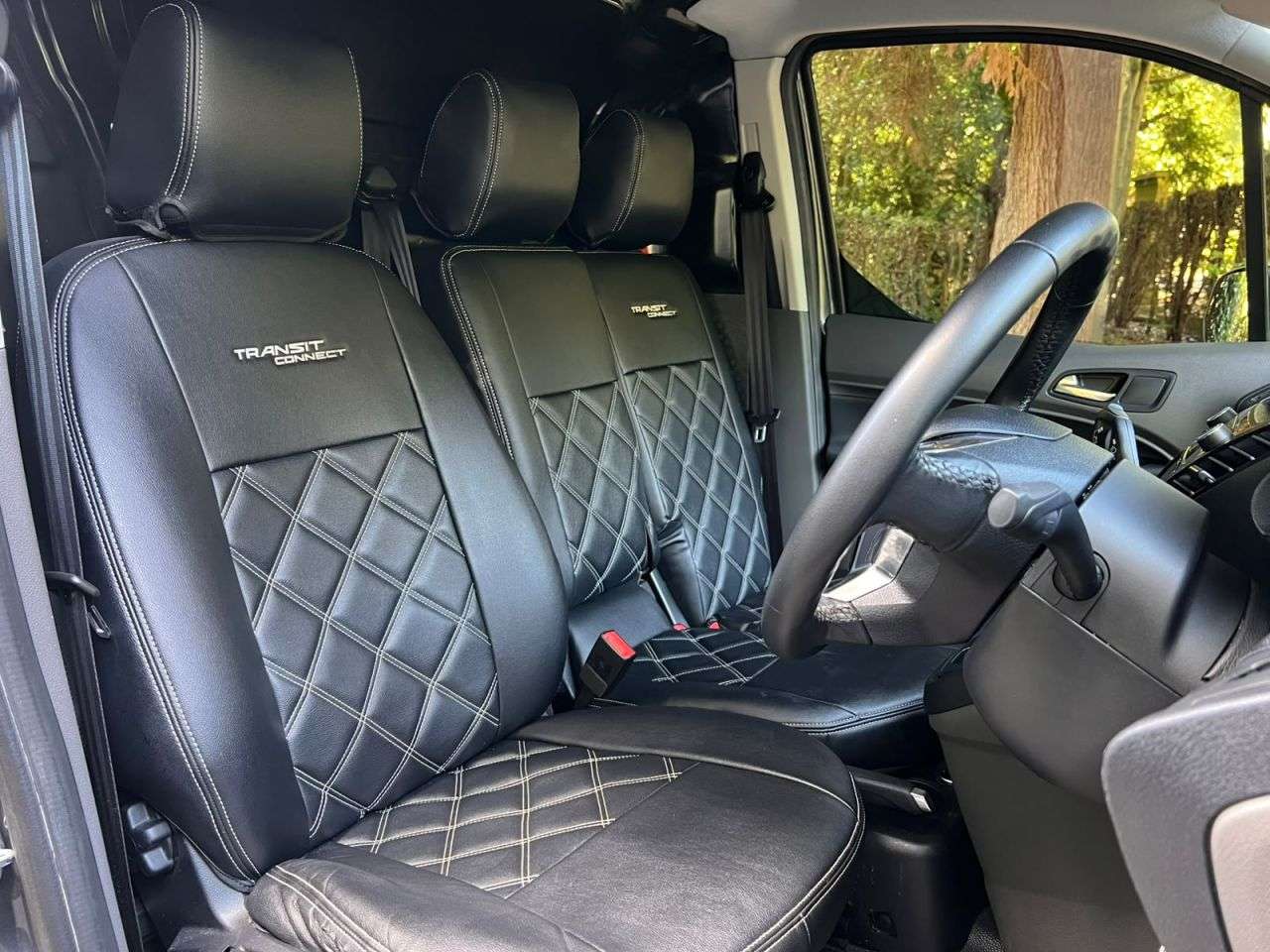 A 2019 FORD TRANSIT CONNECT 1.5 200 EcoBlue Limited Panel Van 5dr Diesel Auto L1 Euro 6 (s/s) (120 ps) A 2019 FORD TRANSIT CONNECT 1.5 200 EcoBlue Limited Panel Van 5dr Diesel Auto L1 Euro 6 (s/s) (120 ps)