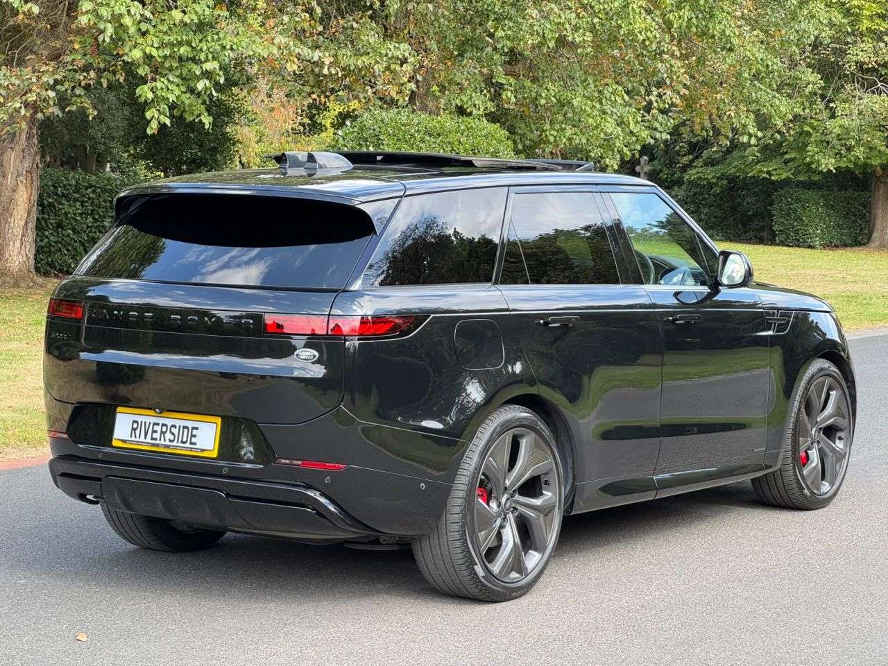 A 2023 LAND ROVER RANGE ROVER SPORT 3.0 D300 MHEV Autobiography SUV 5dr Diesel Auto 4WD Euro 6 (s/s) (300 ps) A 2023 LAND ROVER RANGE ROVER SPORT 3.0 D300 MHEV Autobiography SUV 5dr Diesel Auto 4WD Euro 6 (s/s) (300 ps)