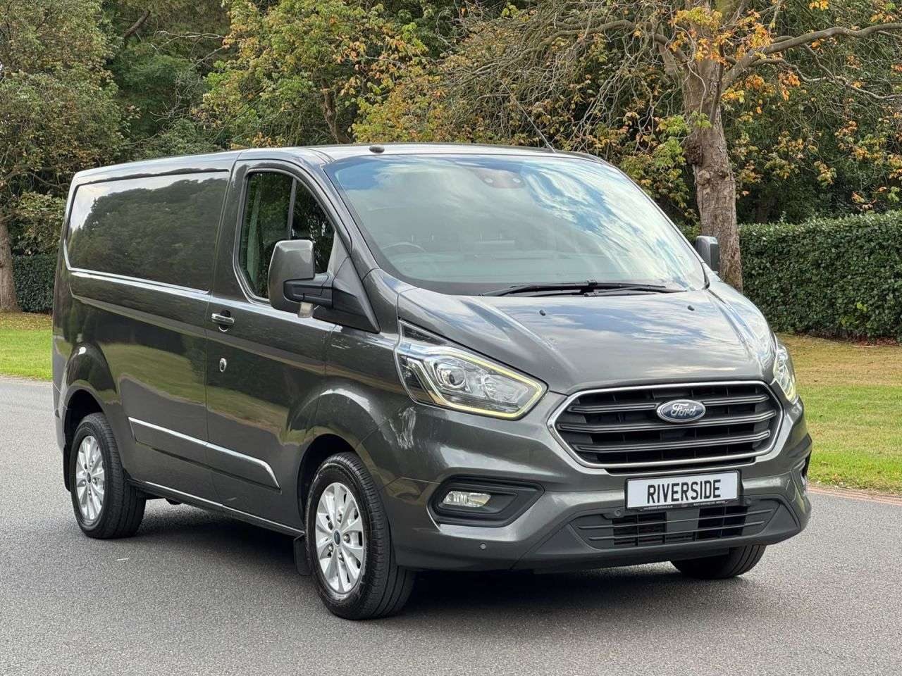 A 2019 FORD TRANSIT CUSTOM 2.0 280 EcoBlue Limited Panel Van 5dr Diesel Auto L1 H1 Euro 6 (s/s) (130 p A 2019 FORD TRANSIT CUSTOM 2.0 280 EcoBlue Limited Panel Van 5dr Diesel Auto L1 H1 Euro 6 (s/s) (130 p