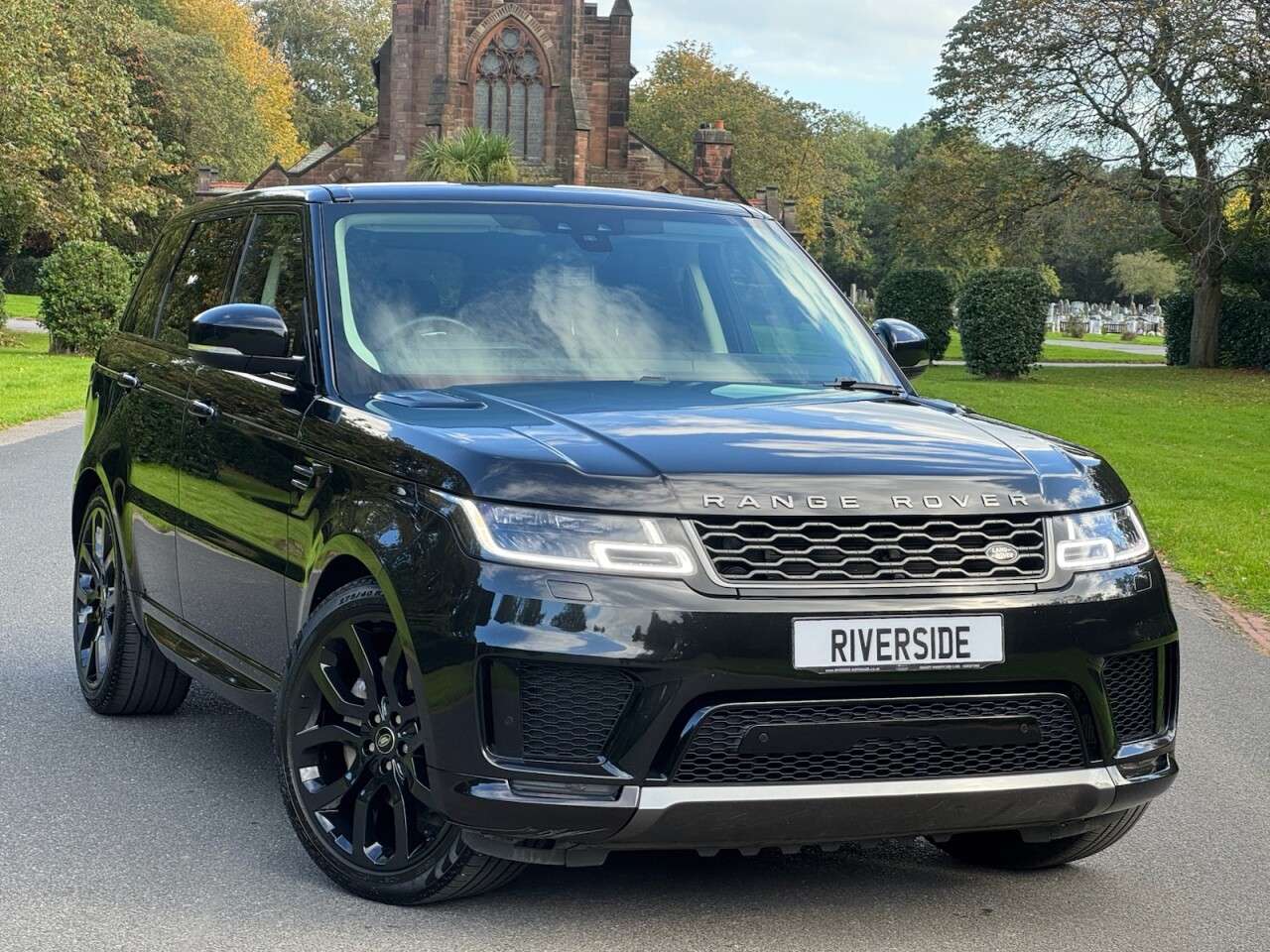 A 2022 LAND ROVER RANGE ROVER SPORT 3.0 D300 MHEV HSE Silver SUV 5dr Diesel Auto 4WD Euro 6 (s/s) (300 ps) A 2022 LAND ROVER RANGE ROVER SPORT 3.0 D300 MHEV HSE Silver SUV 5dr Diesel Auto 4WD Euro 6 (s/s) (300 ps)