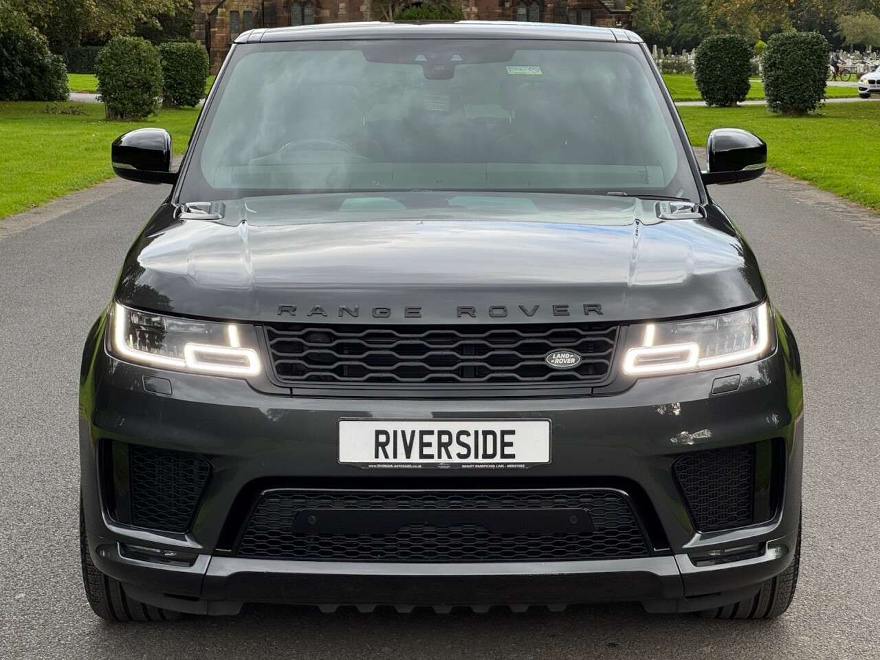 A 2021 LAND ROVER RANGE ROVER SPORT 3.0 D300 MHEV HSE Dynamic Black SUV 5dr Diesel Auto 4WD Euro 6 (s/s) (300 p A 2021 LAND ROVER RANGE ROVER SPORT 3.0 D300 MHEV HSE Dynamic Black SUV 5dr Diesel Auto 4WD Euro 6 (s/s) (300 p
